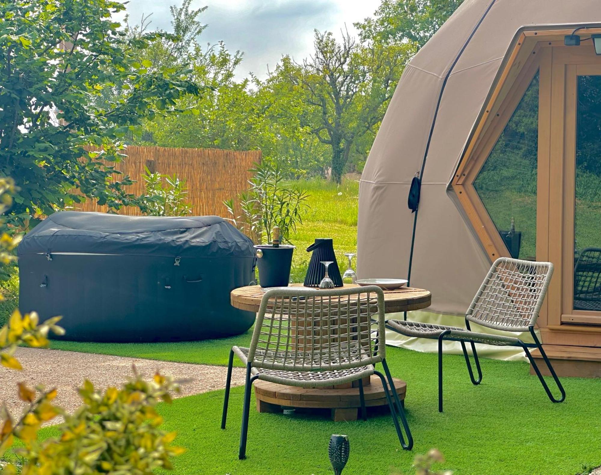 Dome Pathome Catonvielle Buitenkant foto